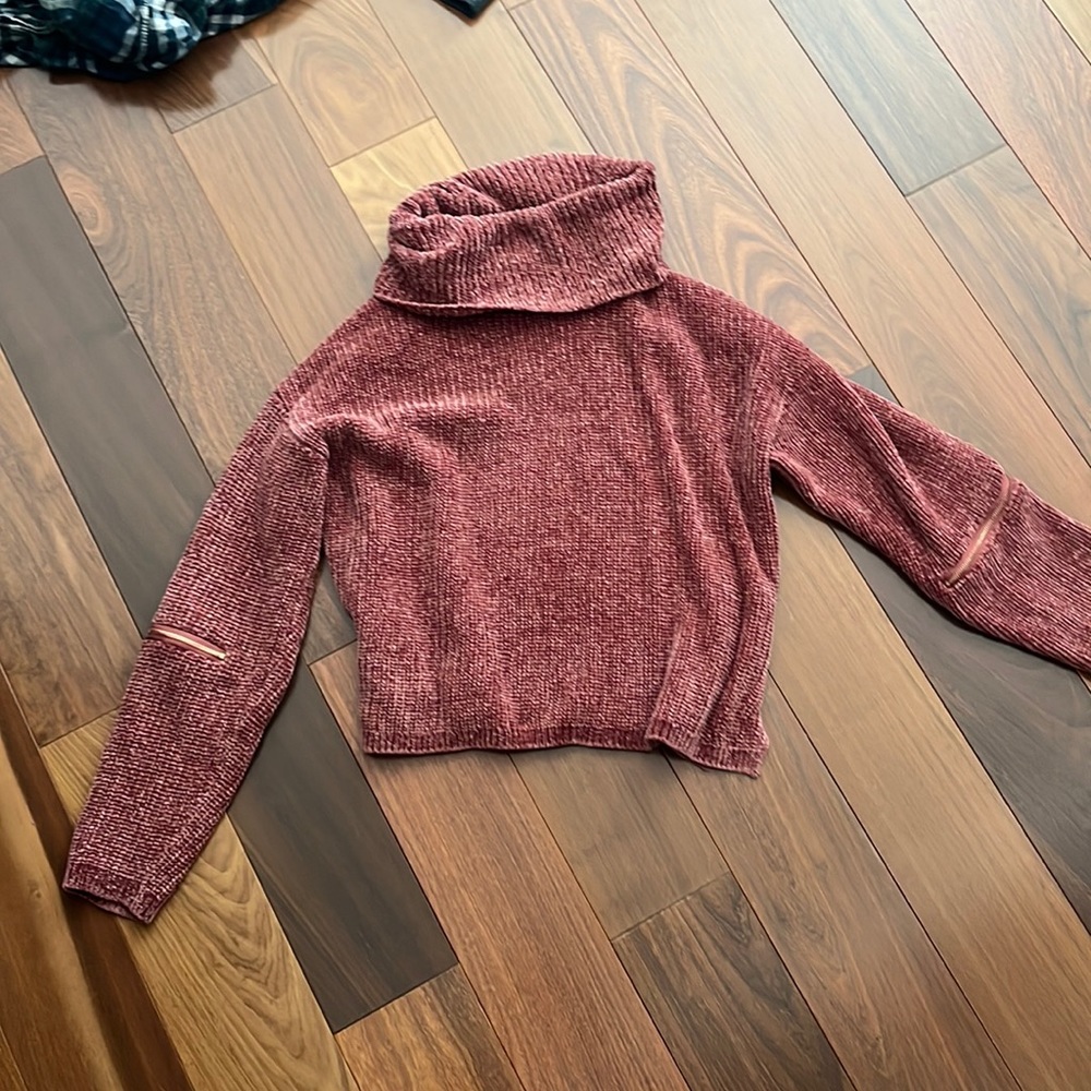 Pink Chenille Knit chunky turtle neck sweater with elbow zipper details sz M